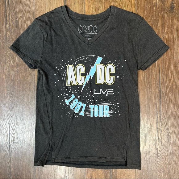 AC⚡️DC vintage style concert tee SZ XS - Picture 1 of 4